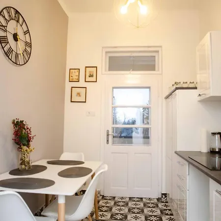 Csilla Apartment